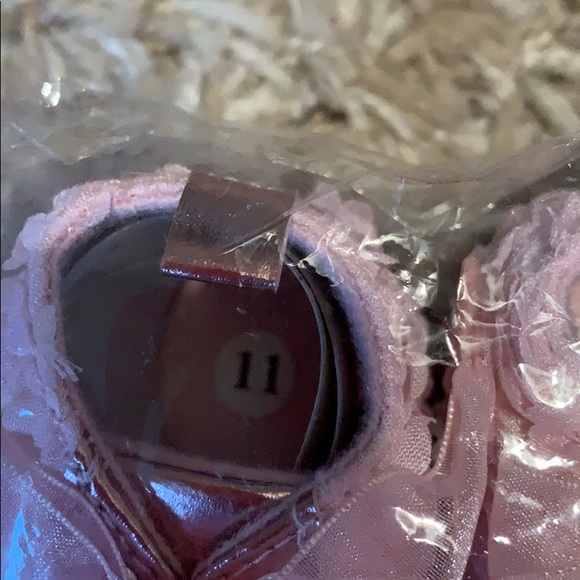 Shoes - Picture 5 of 7